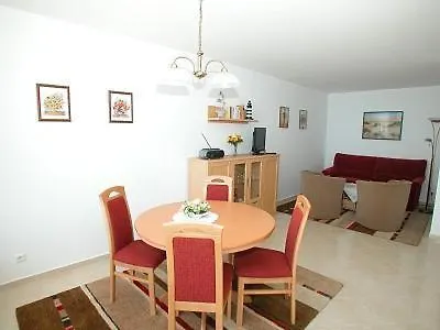 H5 57 - Hanseat - Seeblick * Scharbeutz