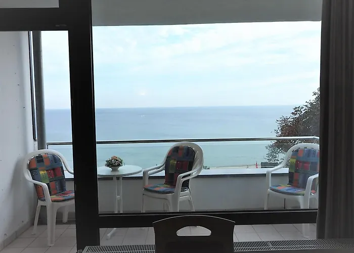 H5 57 - Hanseat - Seeblick * Scharbeutz